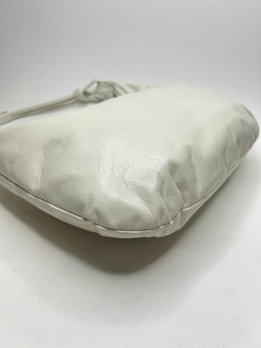 NWT Hobo International Illumin Latte Leather Hobo Bag Slouchy Wanderlust - Picture 4 of 9